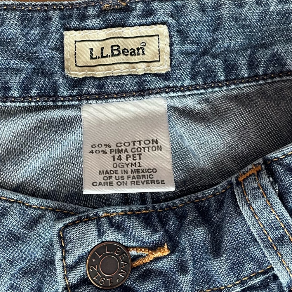 L. L. Bean Classic Blue Denim Capri Jeans 14P - Picture 3 of 6